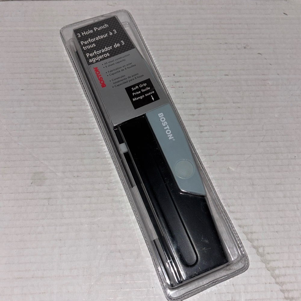 Boston steel Three-Hole Punch soft grip New sealed